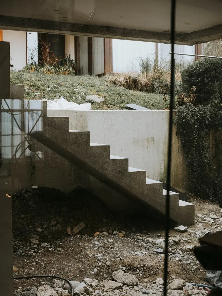 Treppe aus Beton auf Baustelle