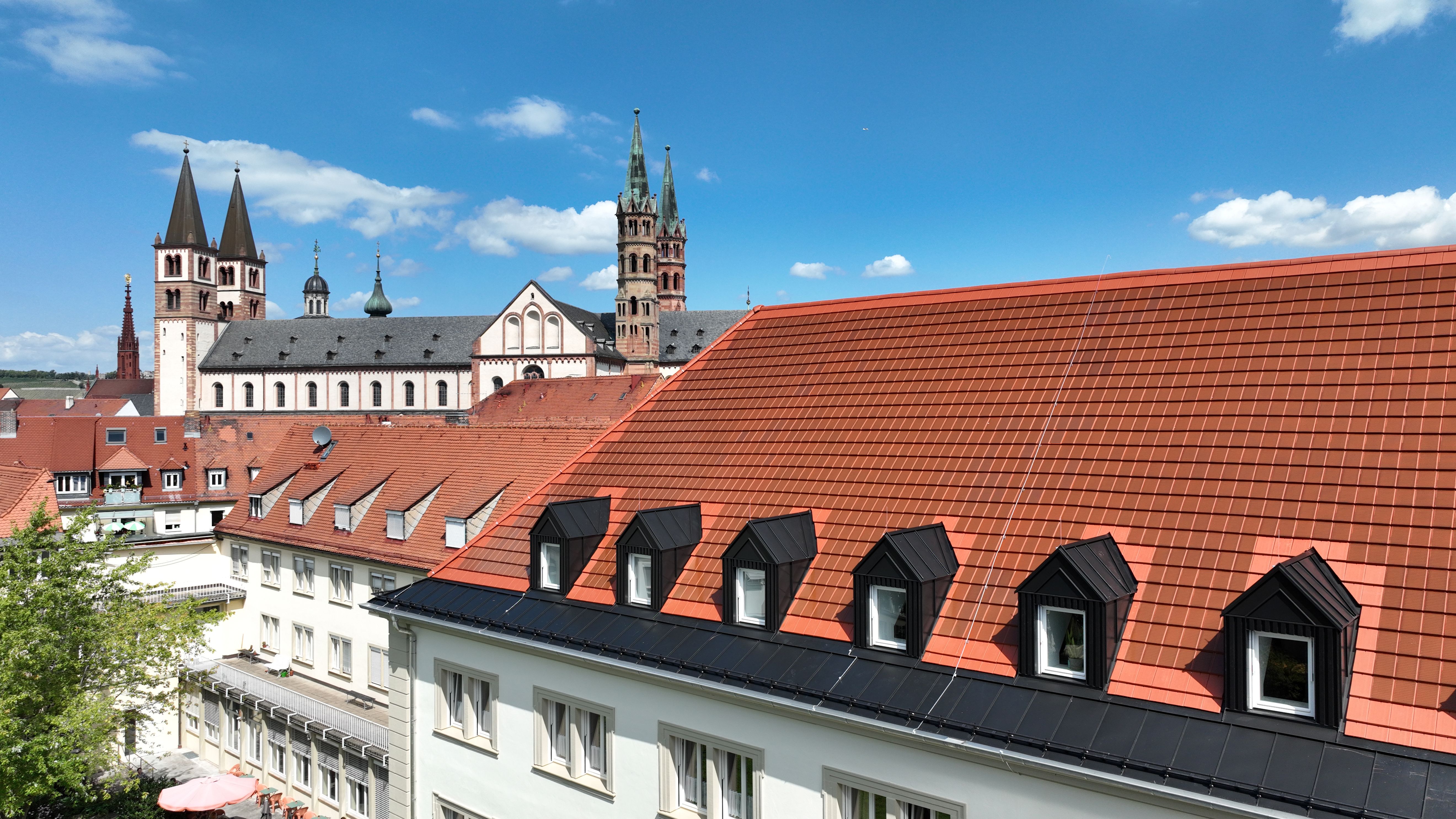 Foto der Erlöser Kirche mit den Stylist PV