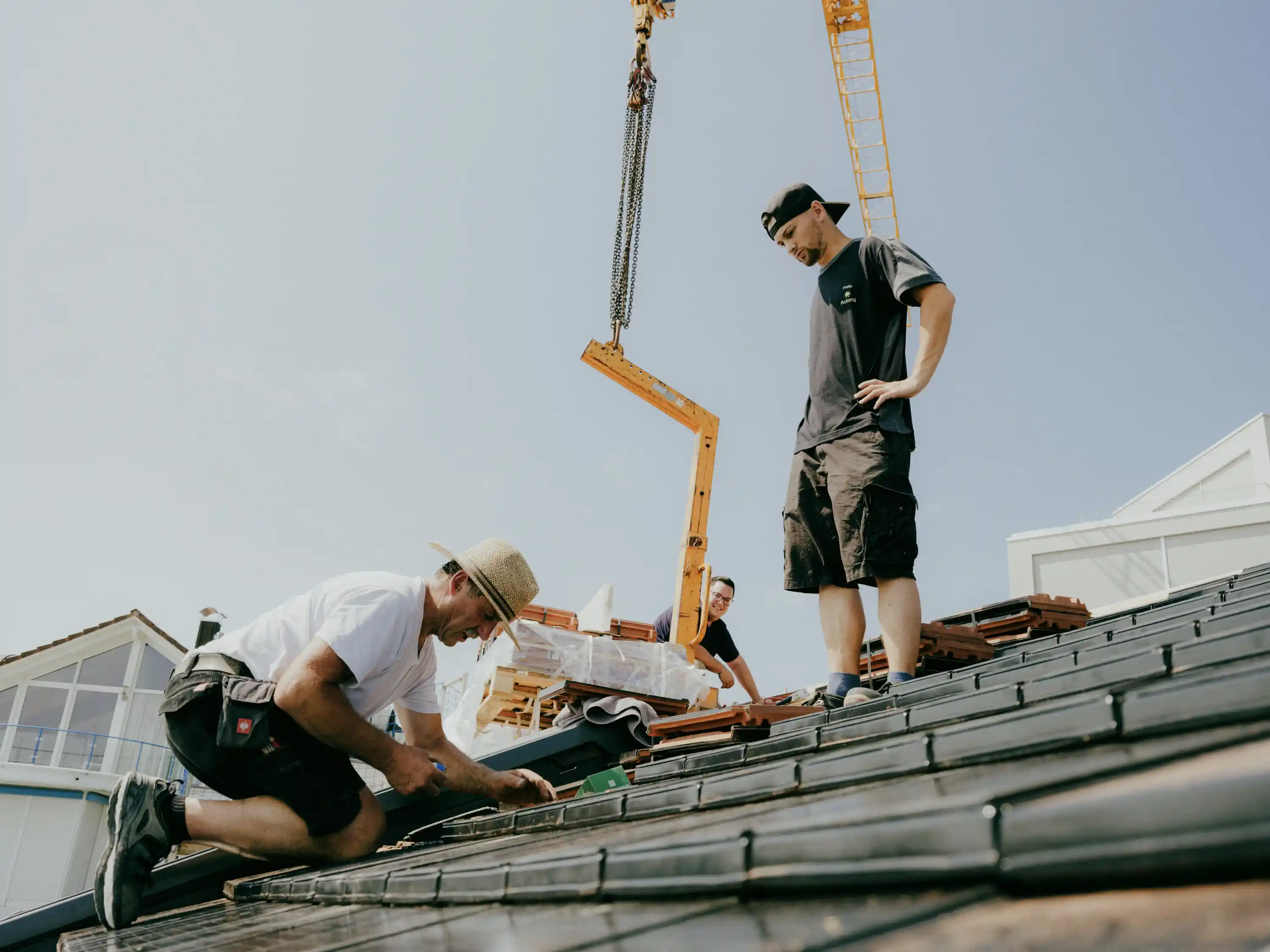 Dachdecker auf Baustelle